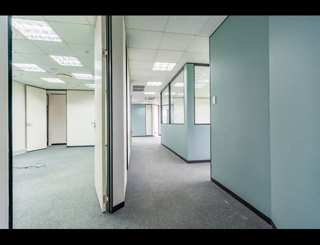 214M² OFFICE TO LET IN WESTVILLE